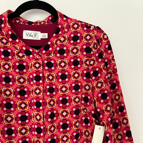 Eliza J | 3/4 Sleeve Crew Neck Short Dress | Red & Black Geometric Print Dress - Picture 3 of 10